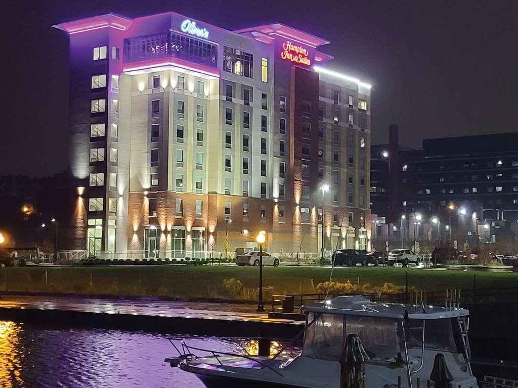 Hampton Inn & Suites Erie Bayfront Exterior foto